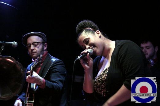 Brandy Butler (USA) with The Fonxionaires - Noels Ballroom, Leipzig 06. April 2012 (15).JPG